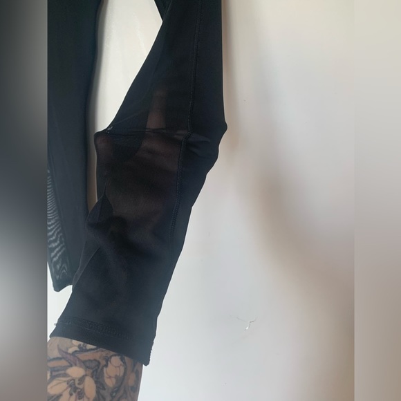 FREEMELODIES Sheer Panel sides Power Leggings - Picture 5 of 6